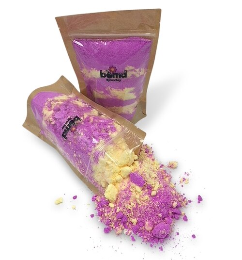 FOMO Fizzing Pink and Yellow Bubble Bath Dust Creates thick luscious moisturising bubbles