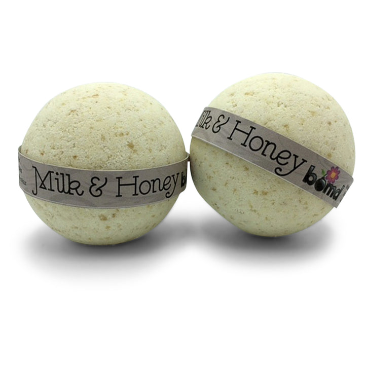 Oatmeal Milk & Honey Moisturising Bath Bomb by Bomd Body