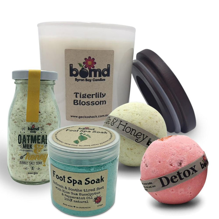 Mind Body & Soul Clarity Bath Soak Relaxation Set with Tigerlily Blossom Soy Candle
